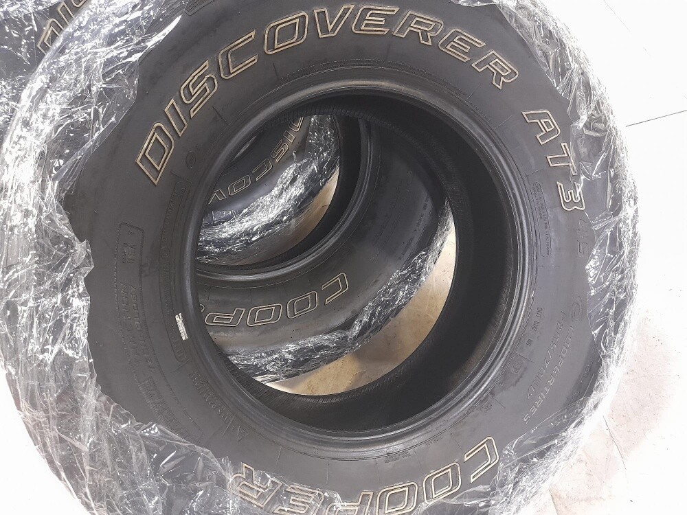 Cooper 285 70 17 - 1