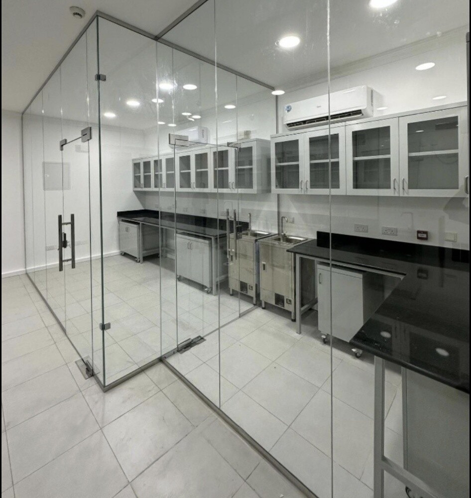 Glass work for call 31204083 - 3