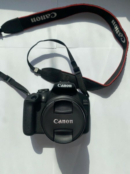 Canon EOS 2000D - 6