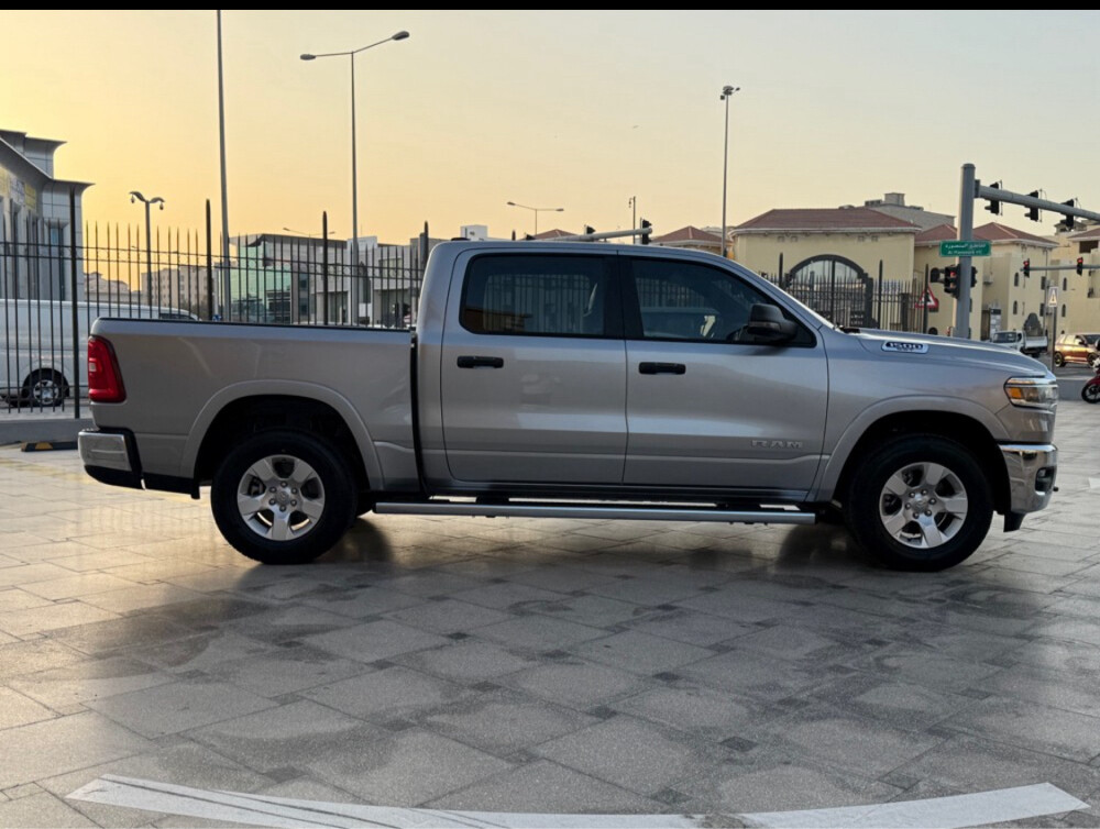 DODGE RAM 1500 - 4
