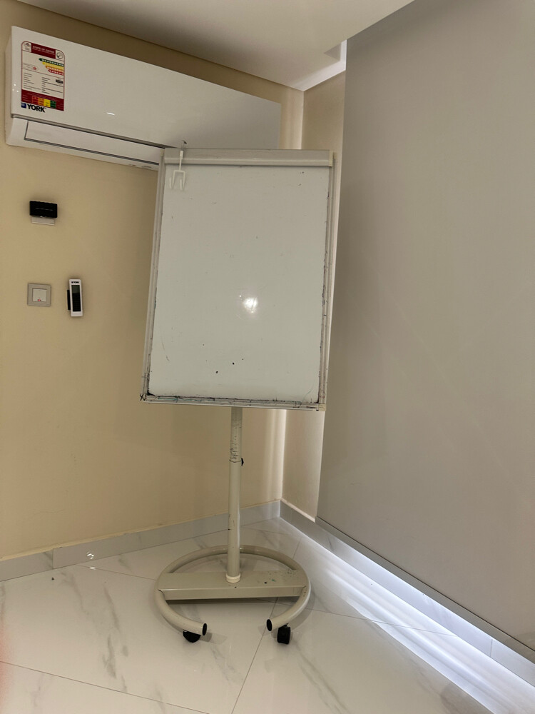 For sale: whiteboard  - 1