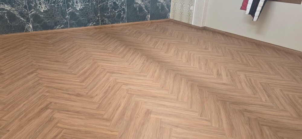 Zig zag flooring 100% waterford - 1