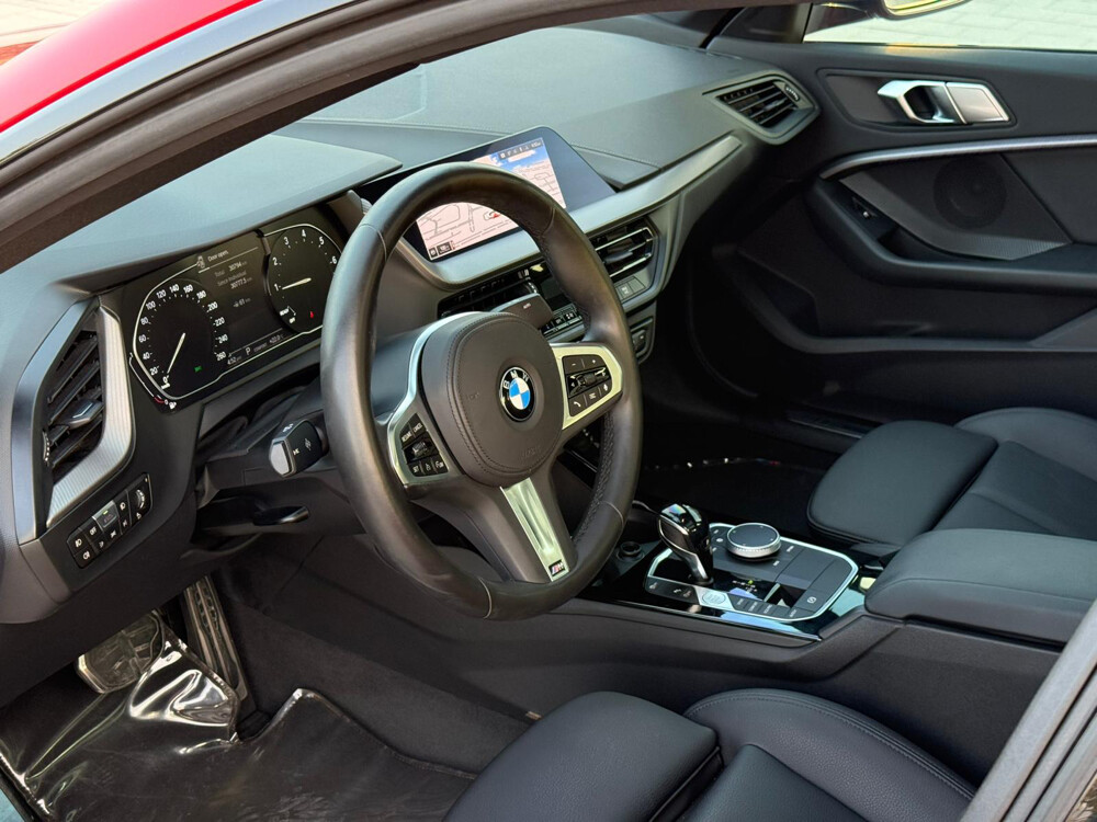 BMW 218i like brand new — photo 4 for sale in Qatar