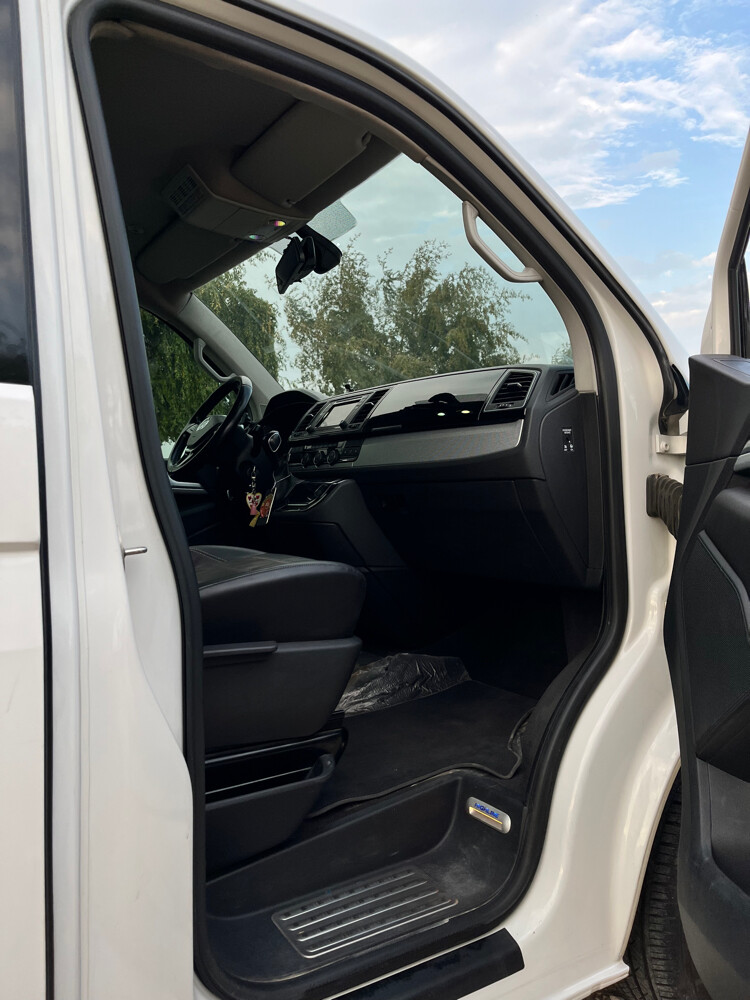 Volkswagen Multivan — photo 13 for sale in Qatar