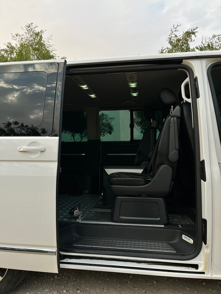 Volkswagen Multivan — photo 8 for sale in Qatar