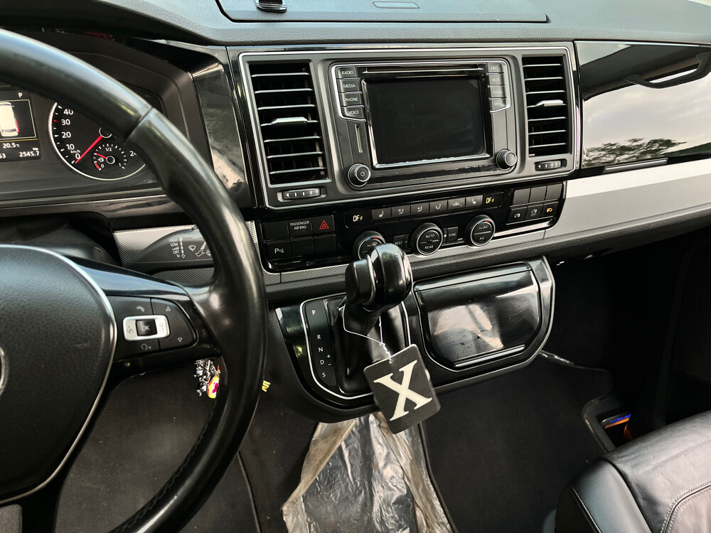 Volkswagen Multivan — photo 16 for sale in Qatar