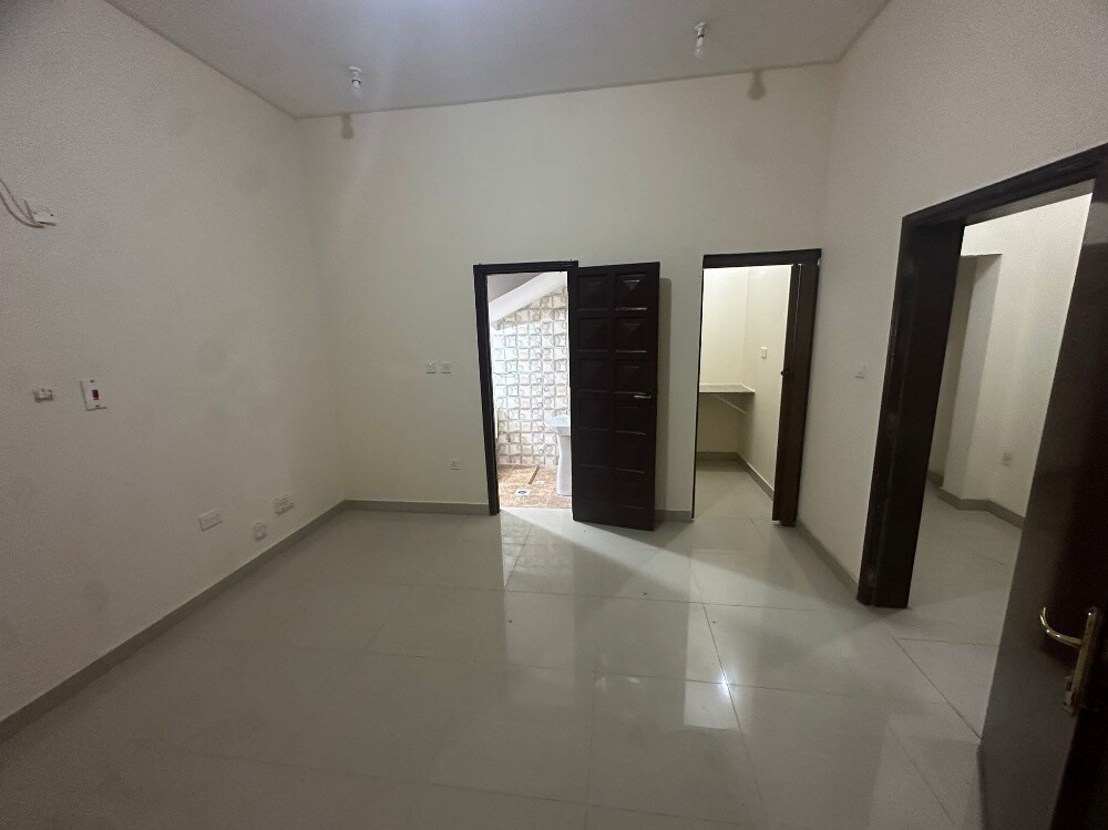 عمارة تجارية للبيع - 1