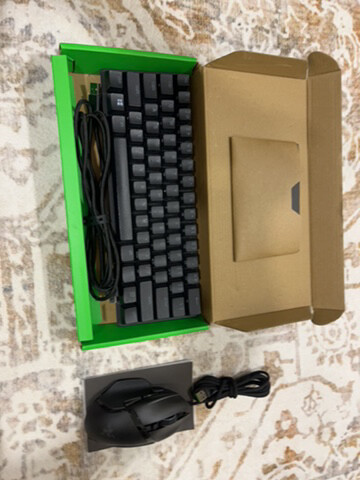 RAZER HUNTSMAN AND RAZER BASILISK - 1