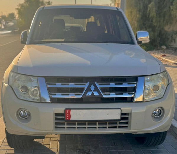 MITSUBISHI PAJERO - 1