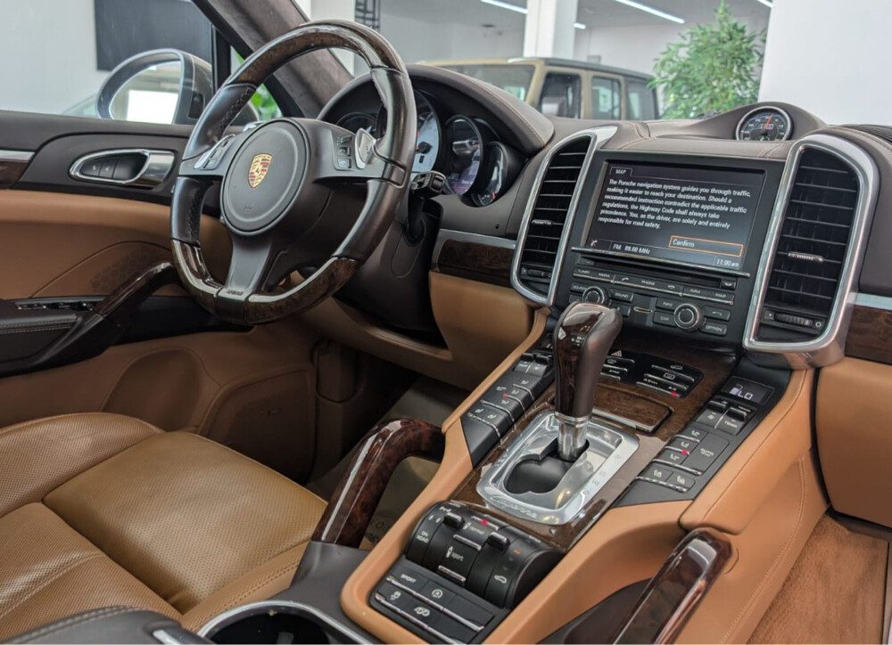 2014 Porsche Cayenne GTS - 4