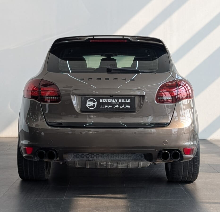 2014 Porsche Cayenne GTS - 2