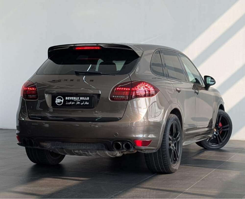 2014 Porsche Cayenne GTS - 5