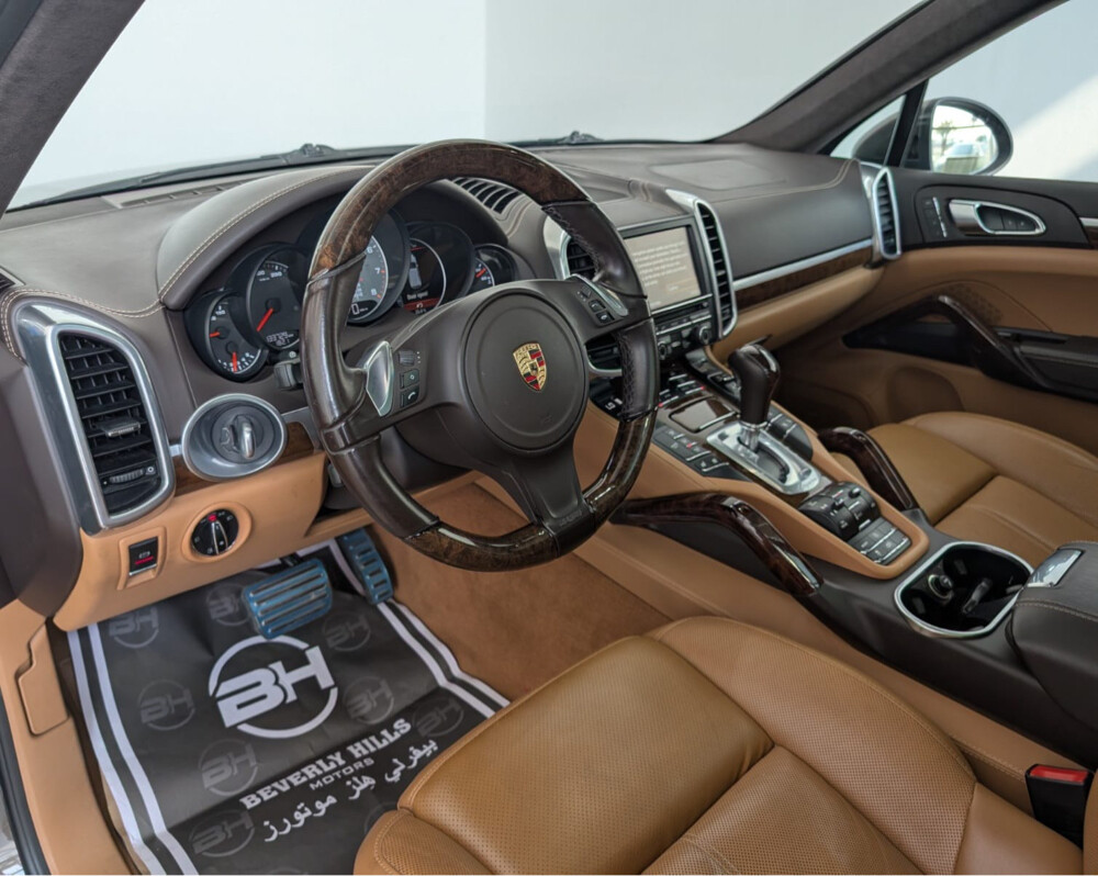 2014 Porsche Cayenne GTS - 6
