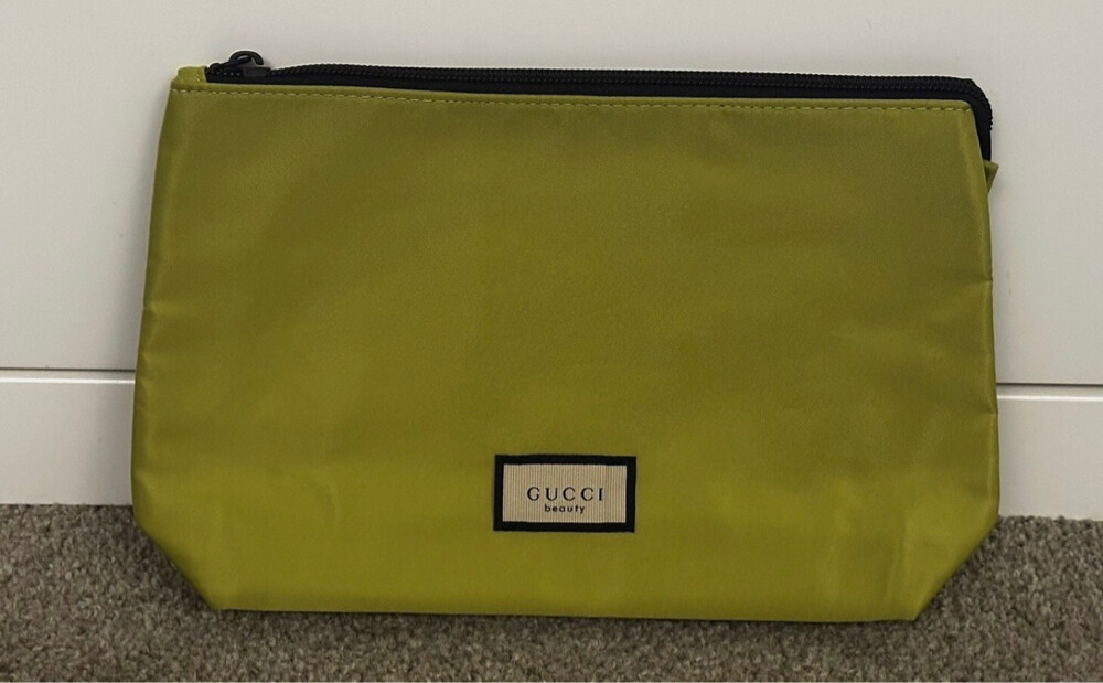 Gucci makeup bag/ hand bag - 1