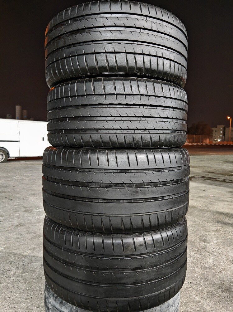 Rear: 315/35/20. Font: 255/35/20 - 2