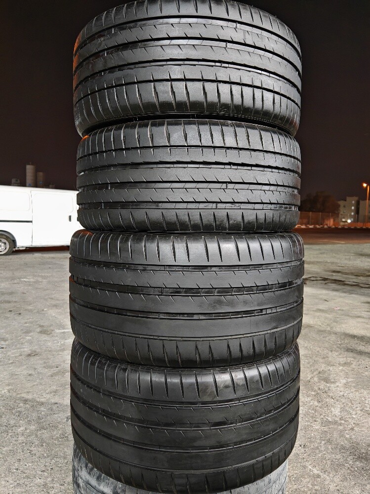 Rear: 315/35/20. Font: 255/35/20 - 1