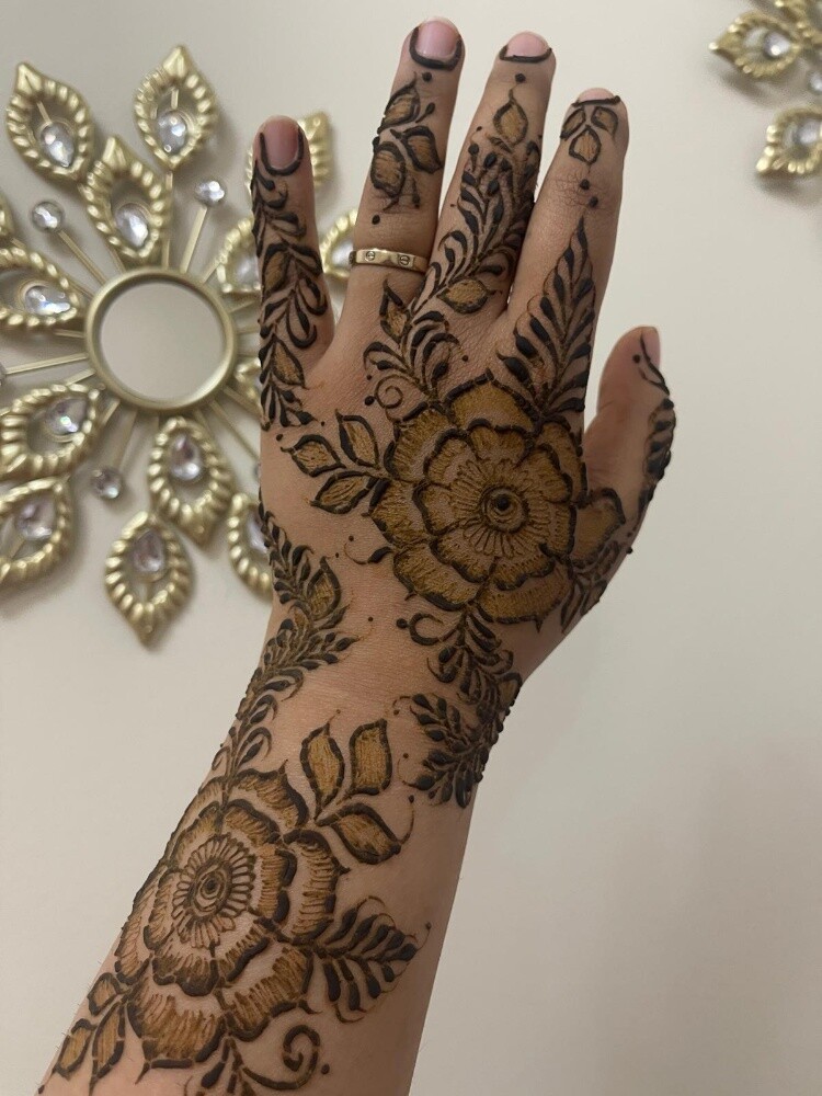 henna bookings available!! - 11