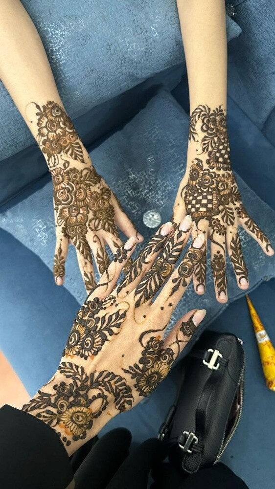 henna bookings available!! - 8