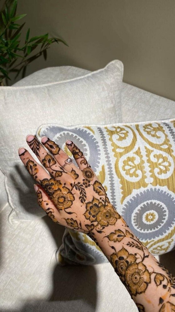 henna bookings available!! - 14