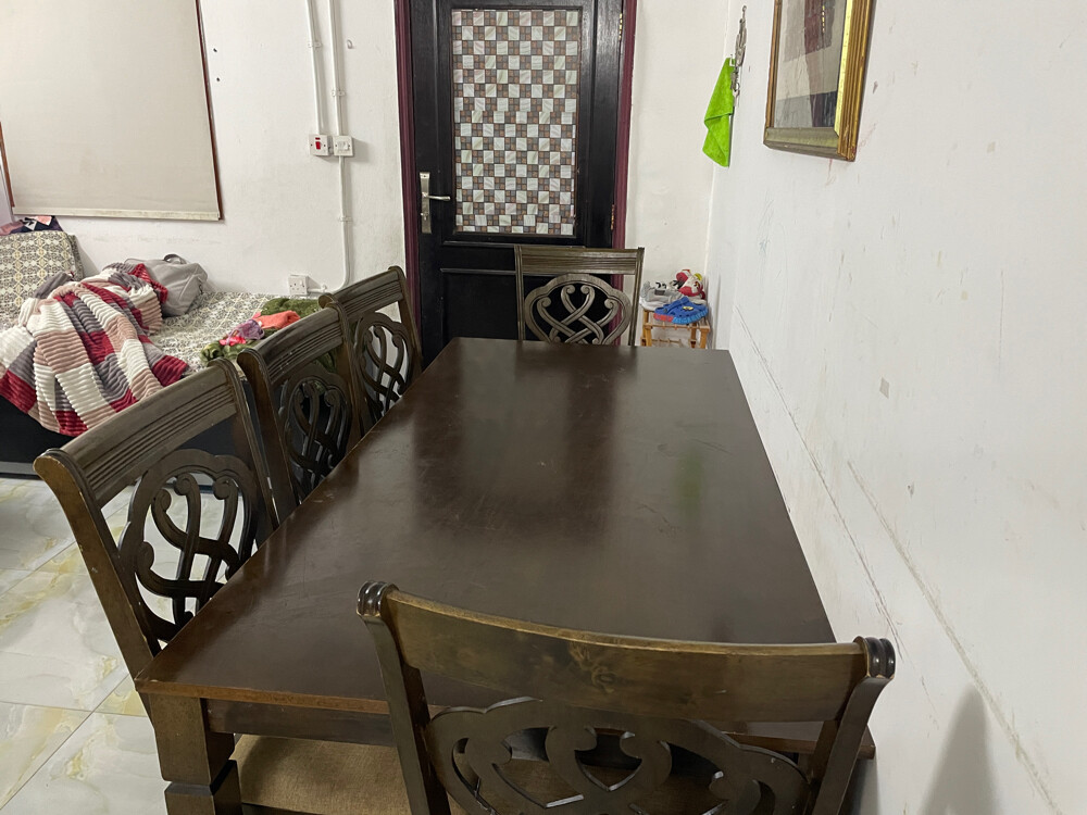 Dining Table & 5 Chairs - 3