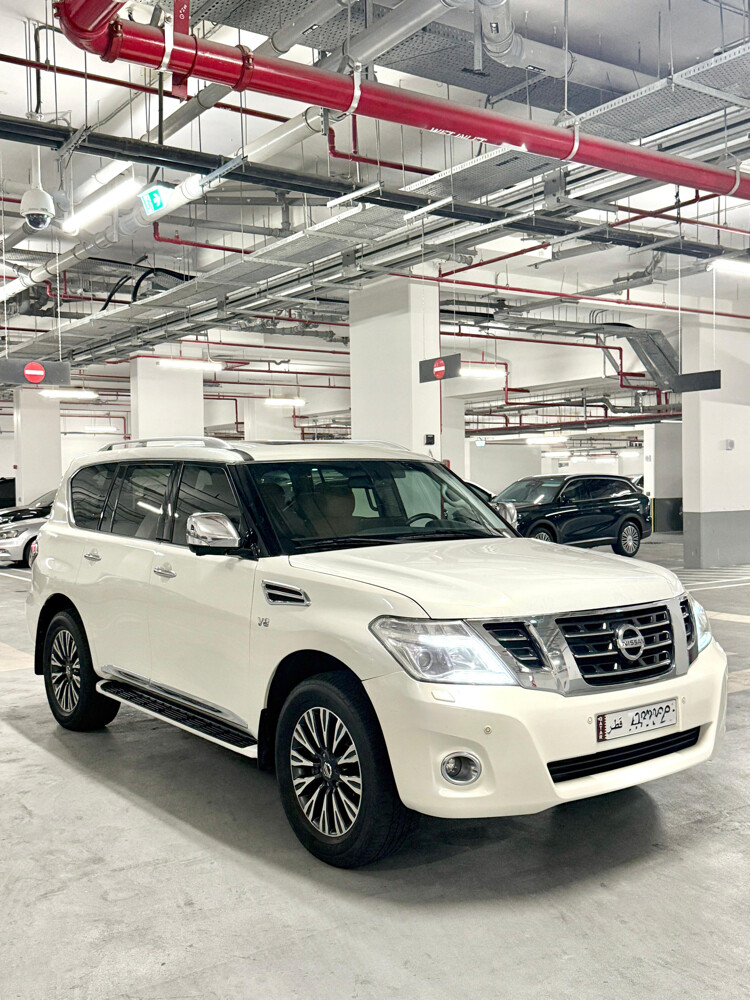 Patrol platinum 2014 full options — photo 1 for sale in Qatar