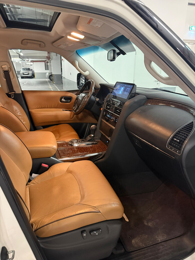 Patrol platinum 2014 full options — photo 2 for sale in Qatar