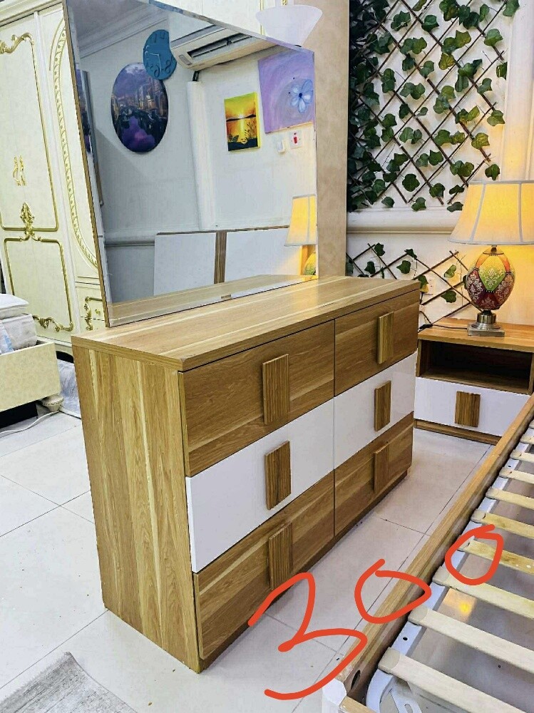 Bedrooms and living room - 4