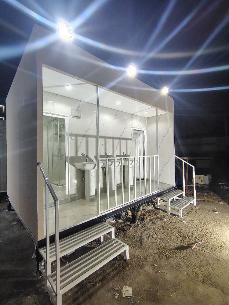cabin luxury toilet - 2