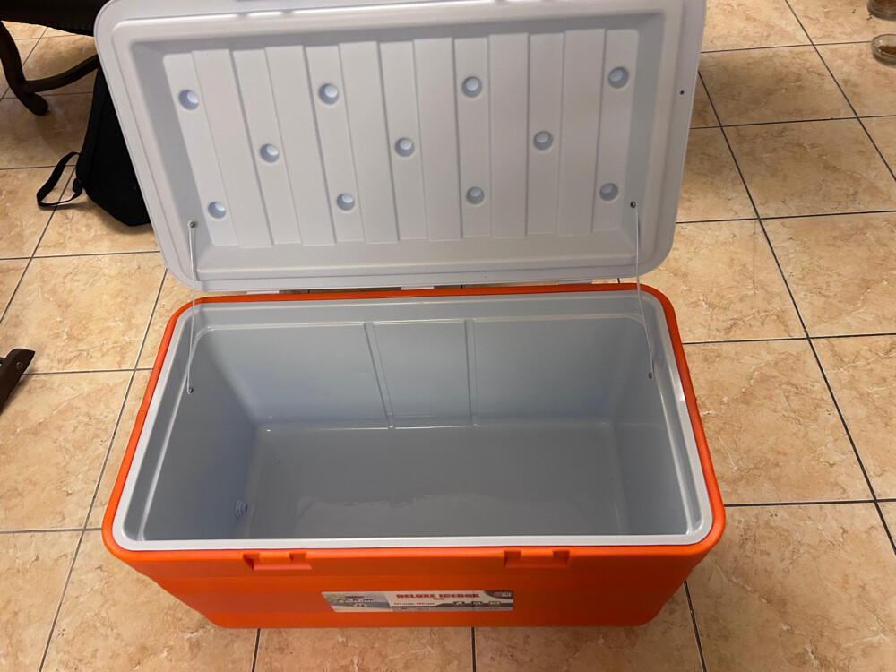 Cosmoplast Keepcold Deluxe Icebox - 2