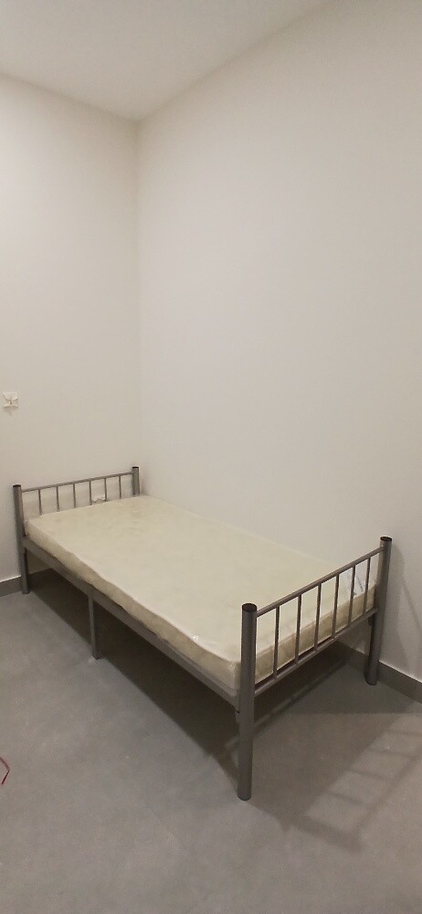 bad, mattress, cabinet - 1