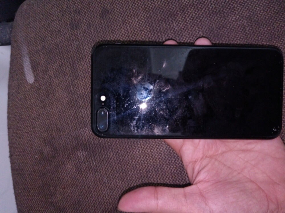 I phone 7+  black - 1