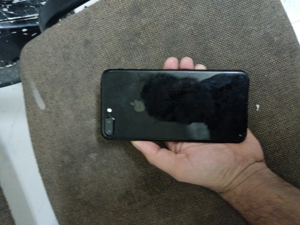 I phone 7+  black - 4