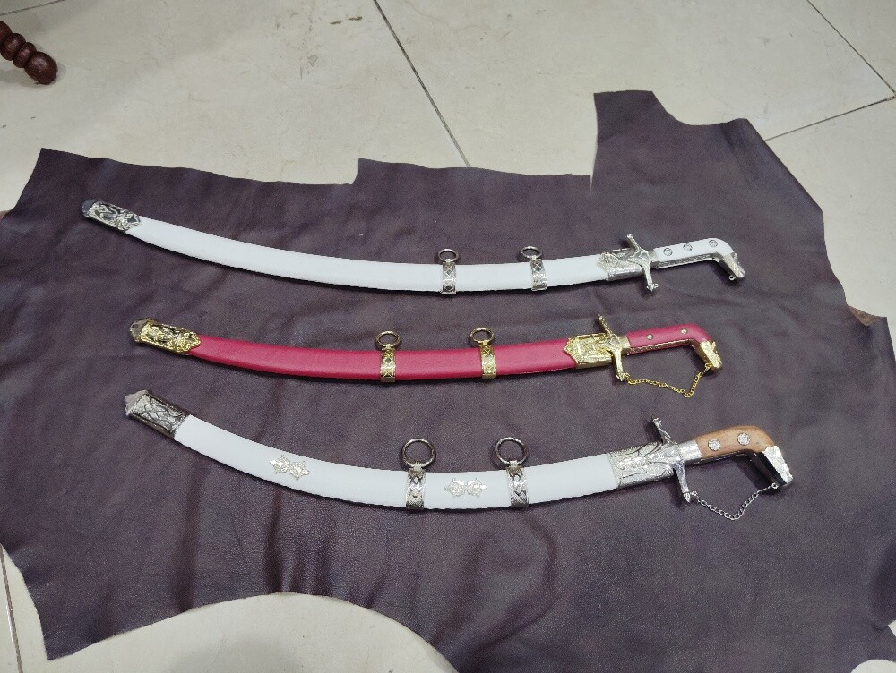 Swords and daggers in all sizes - 5