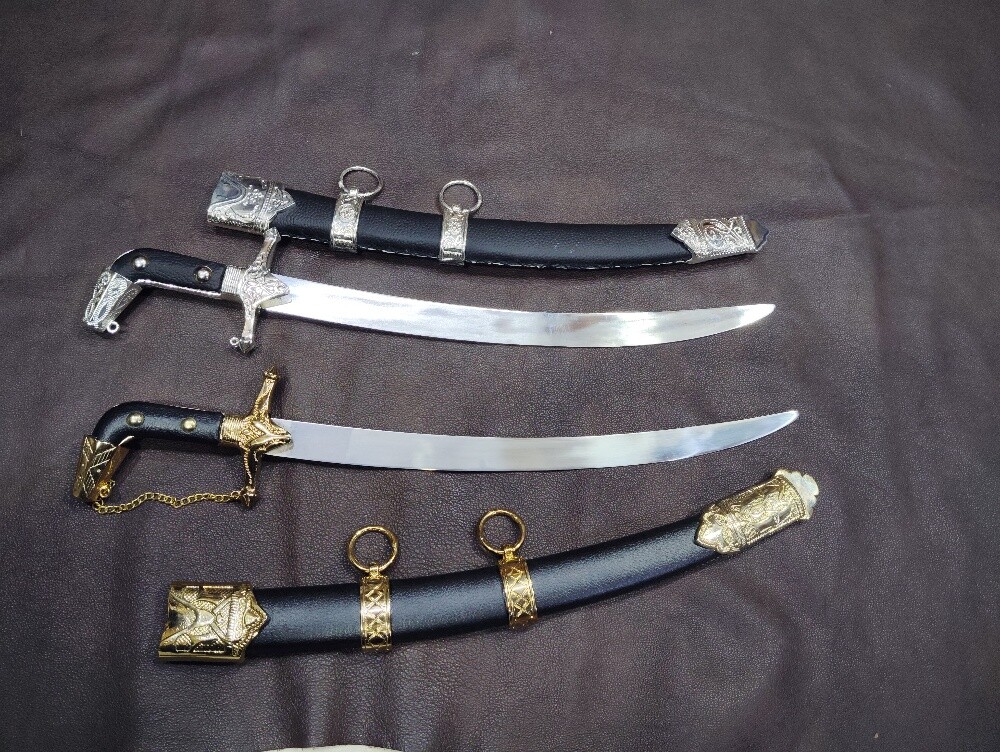 Swords and daggers in all sizes - 4