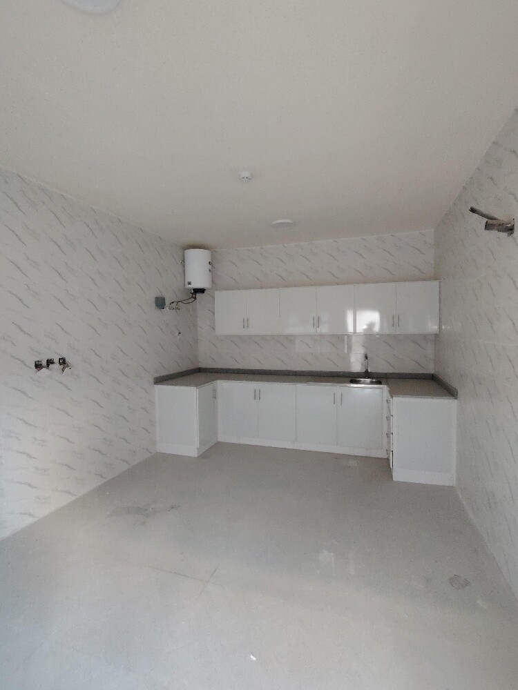 Food Store 2000SQM,Office,12Roms - 15