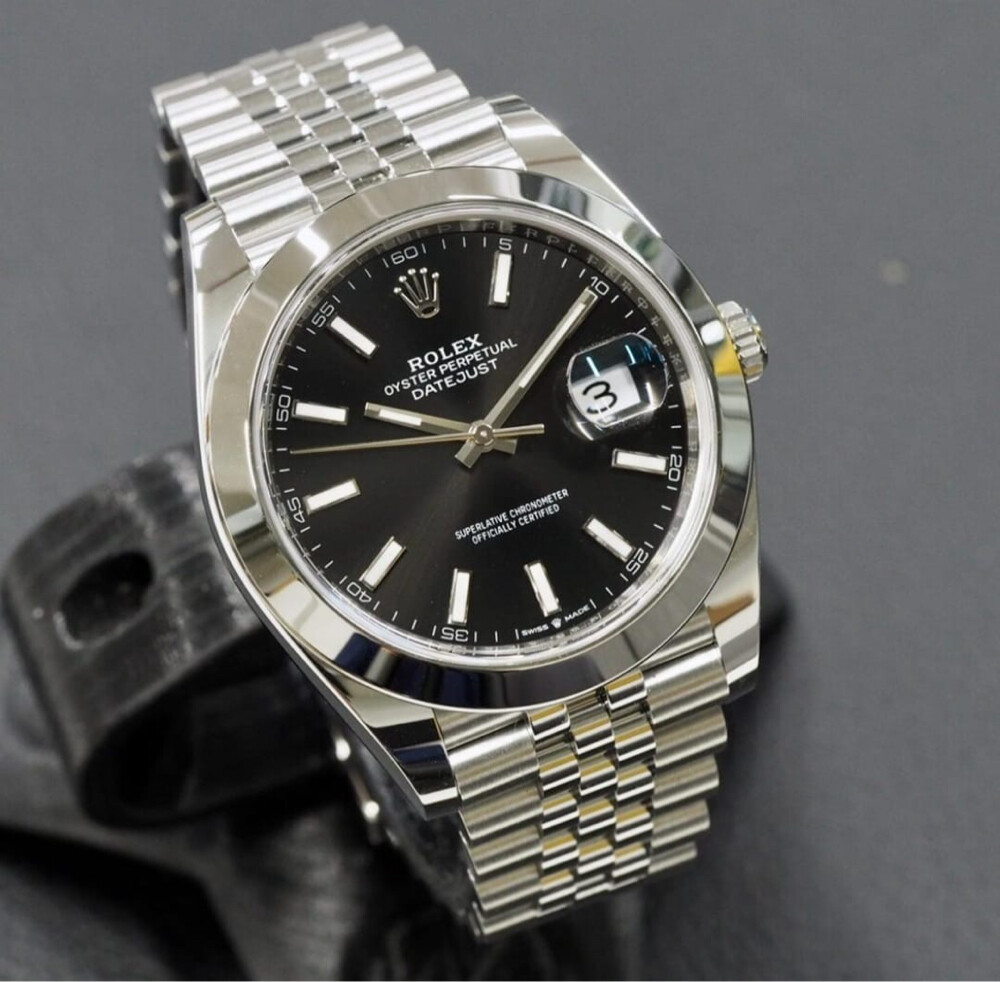 Rolex watches are available  - 12