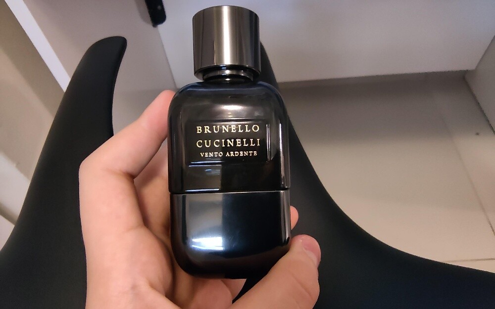 عطر عود مميز من ماركة عالمية - 1