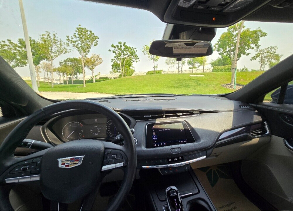 cadillac 2022 XT4 — photo 4 for sale in Qatar