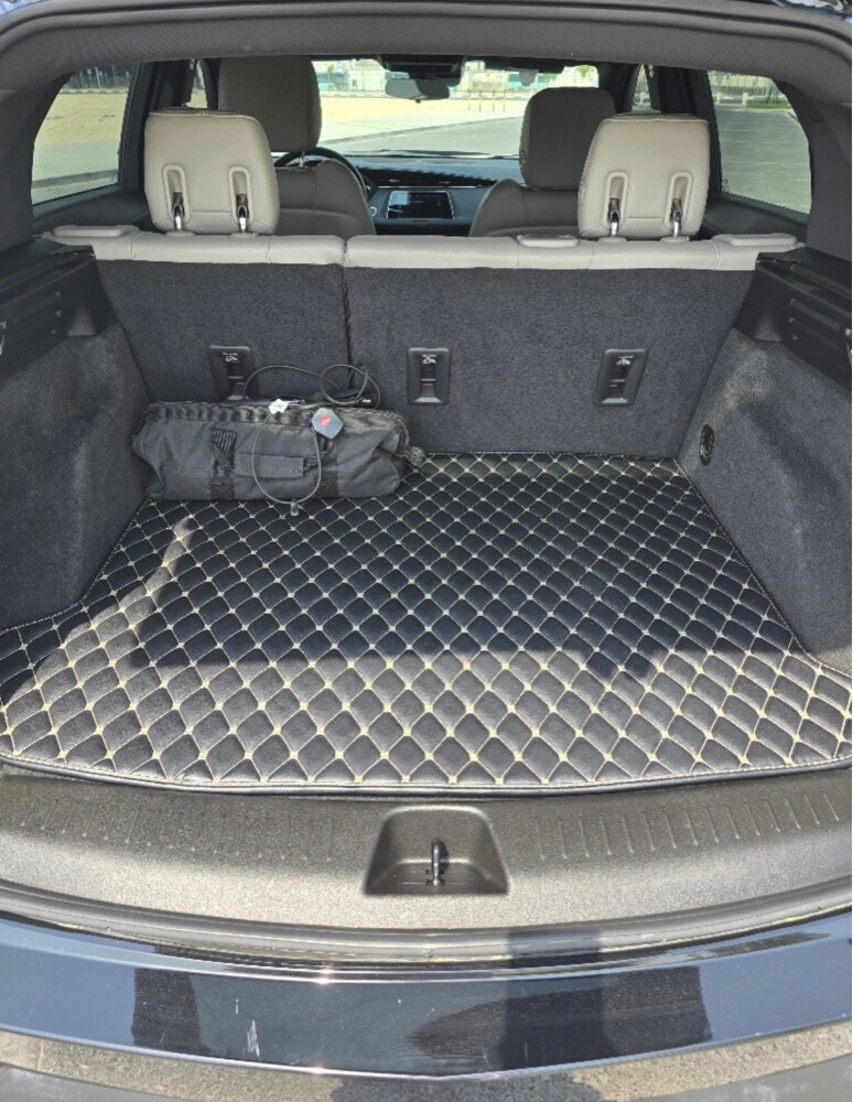 cadillac 2022 XT4 — photo 7 for sale in Qatar