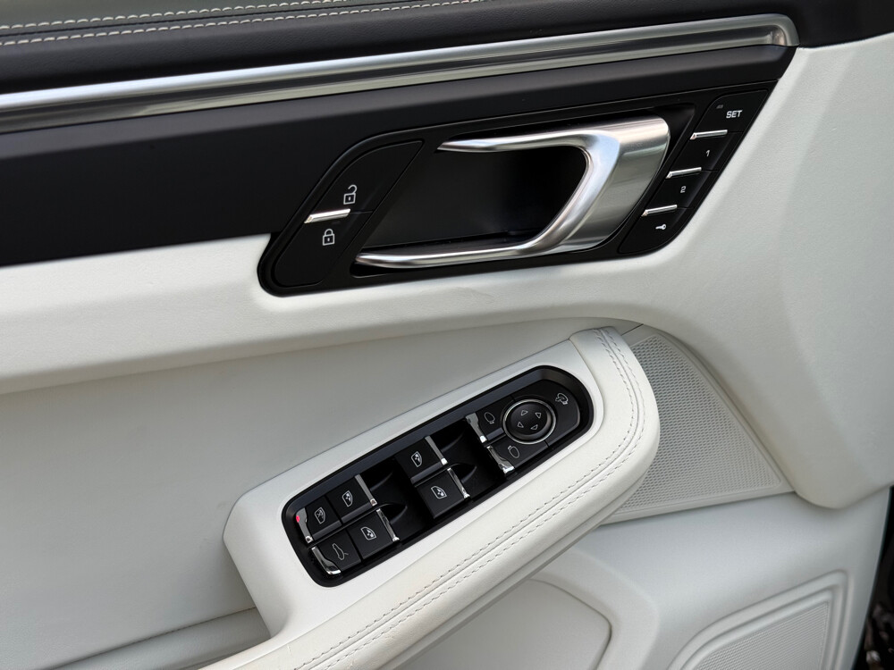 porche Macan 2023 — photo 19 for sale in Qatar