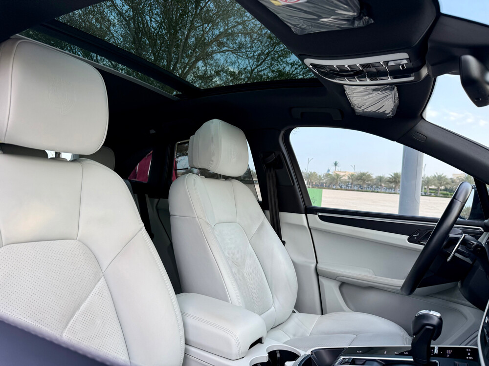 porche Macan 2023 — photo 17 for sale in Qatar