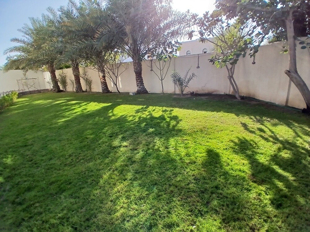 albalushi Gardner - 10
