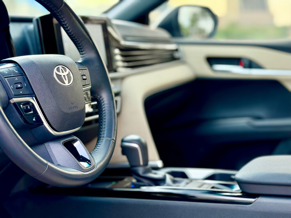 Toyota Camry GLE 2025 — photo 16 for sale in Qatar