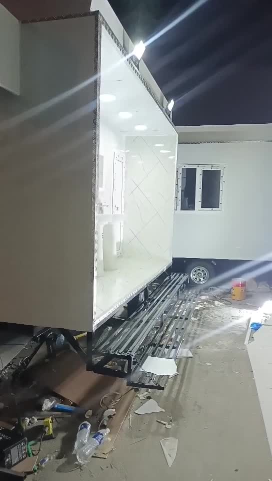 toilet Caravan - 1
