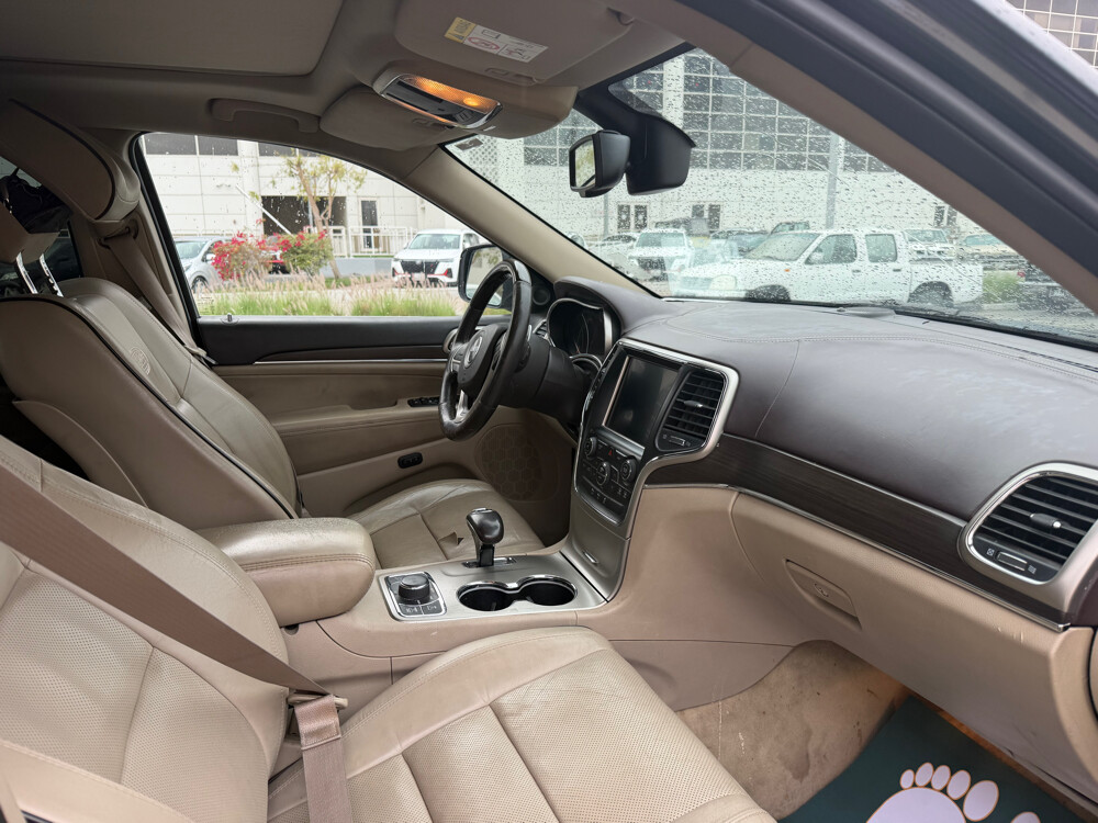 grand Cherokee over land 2014 — photo 2 for sale in Qatar