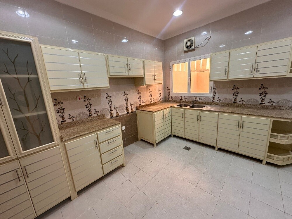 Villa 6bhk Unf / Umm Salal Ali - 6