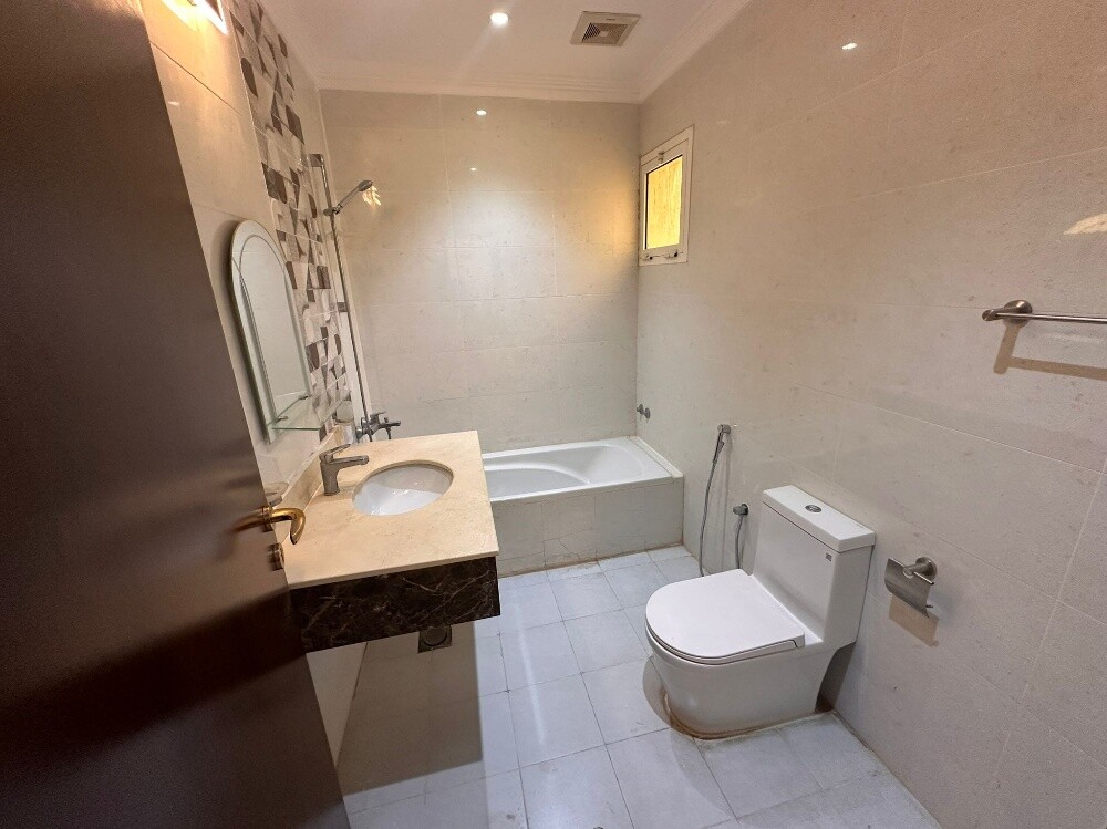 Villa 6bhk Unf / Umm Salal Ali - 5