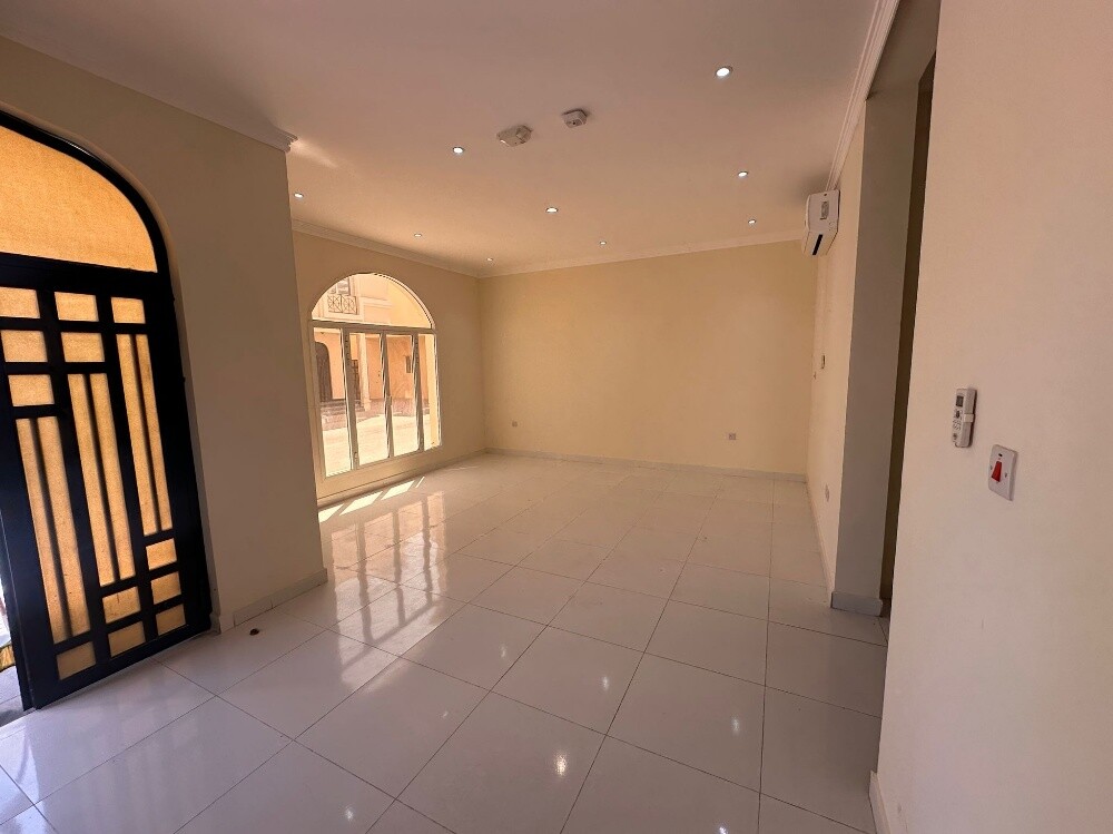 Villa 6bhk Unf / Umm Salal Ali - 2