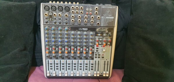 Behringer Xenyx X1622USB Mixer - 3