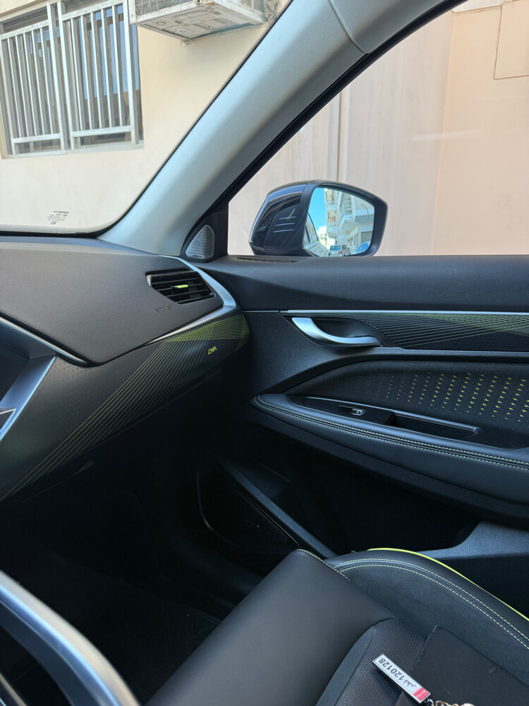 Geely Tugella Luxury - 14